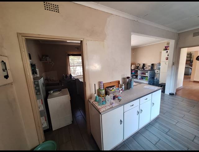 3 BEDROOM HOUSE FOR SALE IN VANDERBIJLPARK SE 2